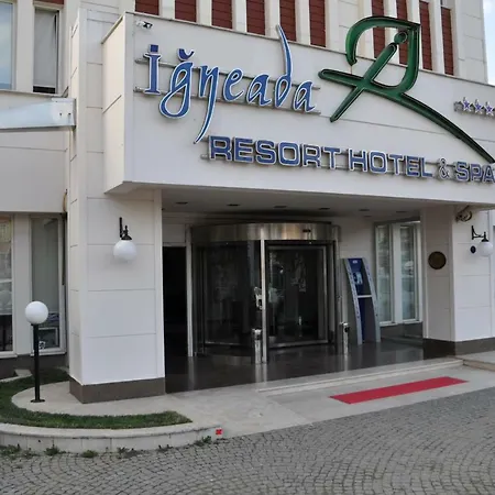 Hotel &